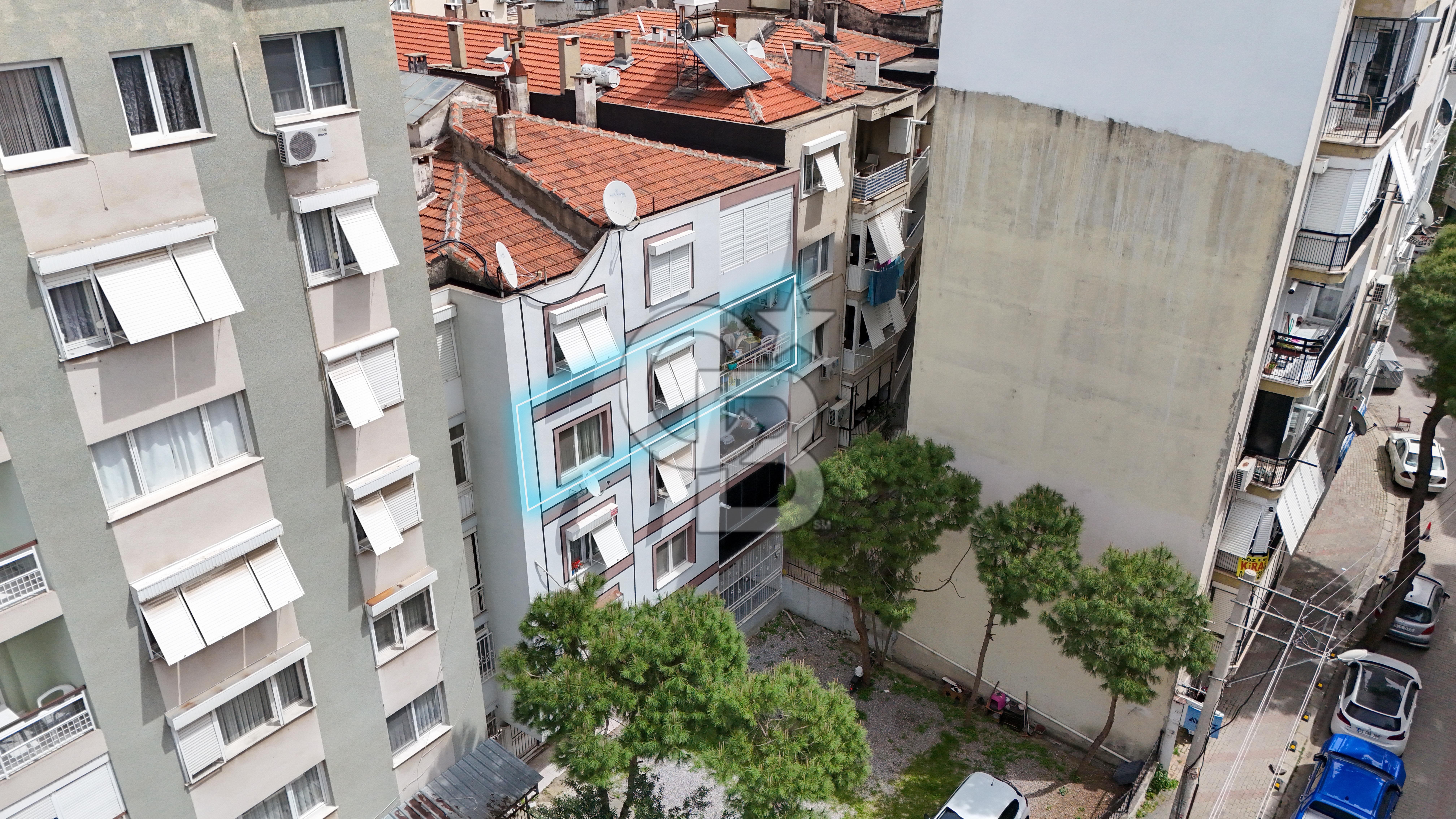 Karşıyaka Alaybey'de Satılık Güney Cephe 3+1 Daire