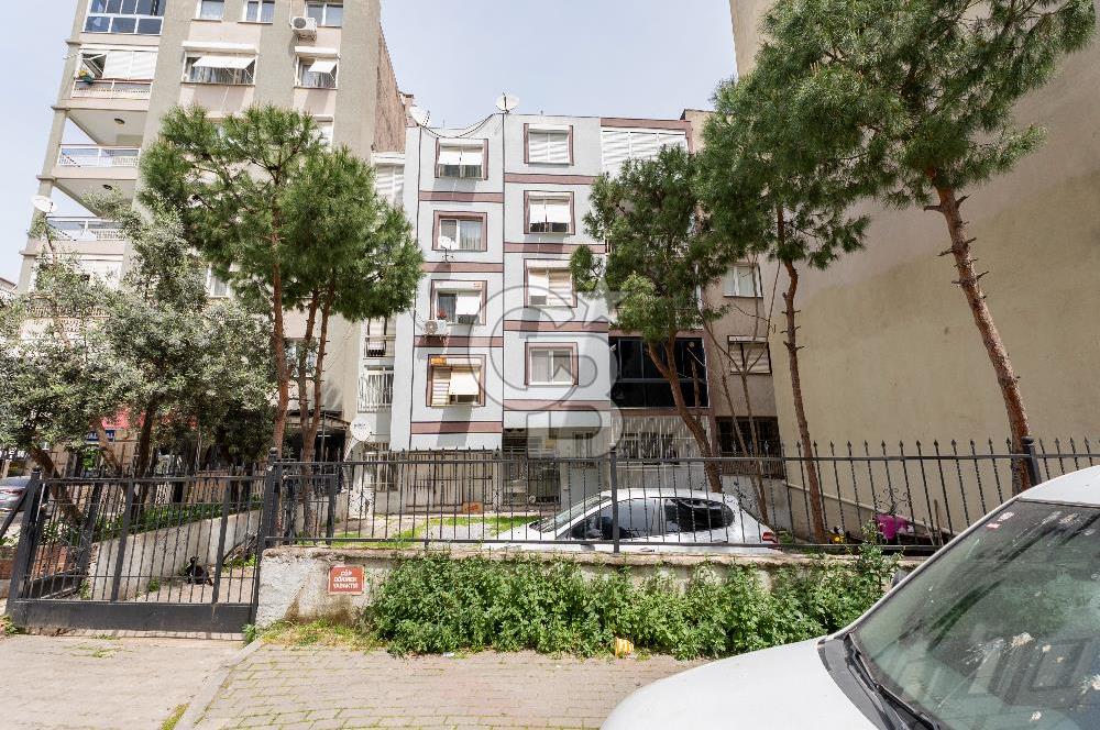 Karşıyaka Alaybey'de Satılık Güney Cephe 3+1 Daire