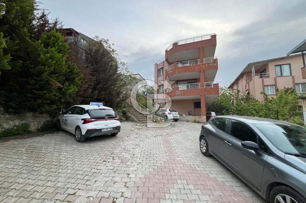 Merkeze Yakın, Manzaraya Komşu Özel Bir 1+1