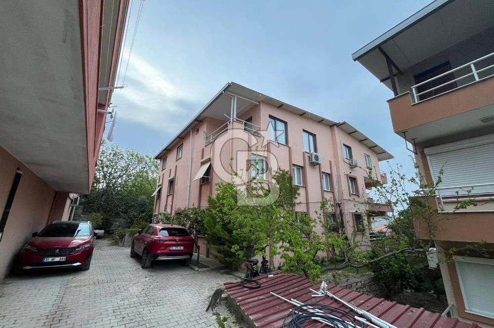 Merkeze Yakın, Manzaraya Komşu Özel Bir 1+1