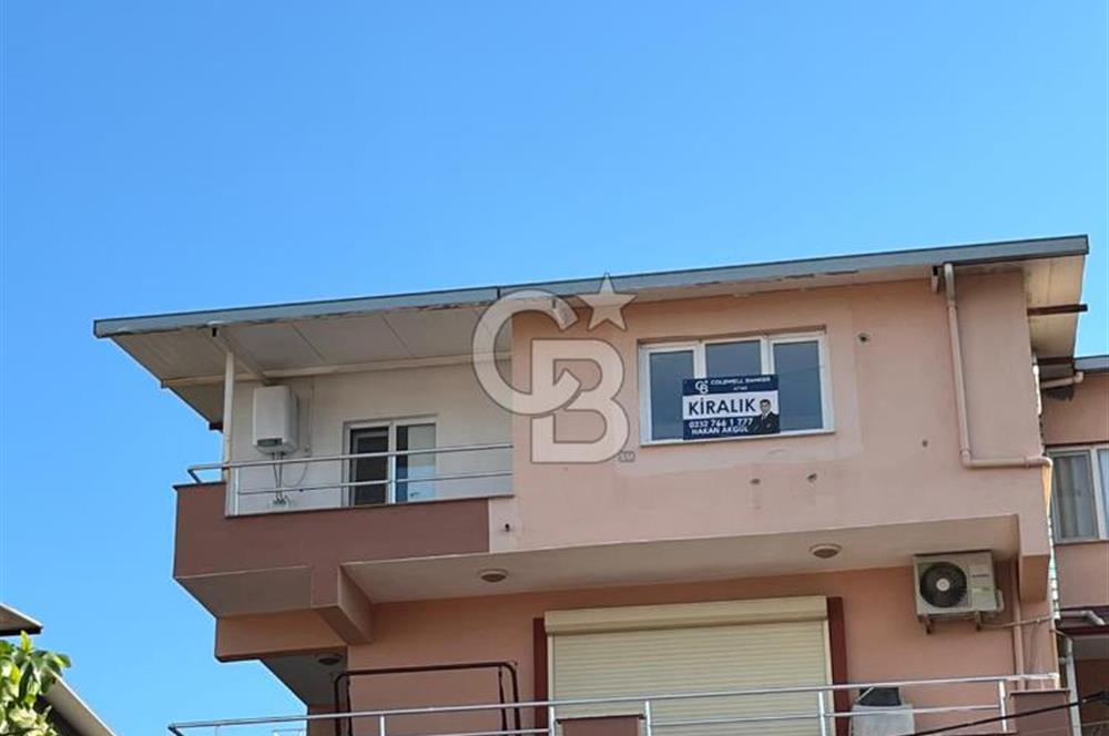 Merkeze Yakın, Manzaraya Komşu Özel Bir 1+1