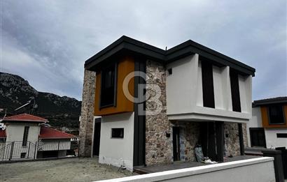 Karaburun Saip'te Satılık 3+1 Lüks Tripleks Villa