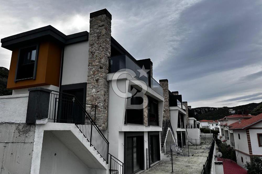 Karaburun Saip'te Satılık 3+1 Lüks Tripleks Villa