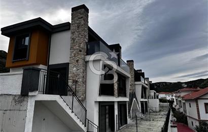 Karaburun Saip'te Satılık 3+1 Lüks Tripleks Villa