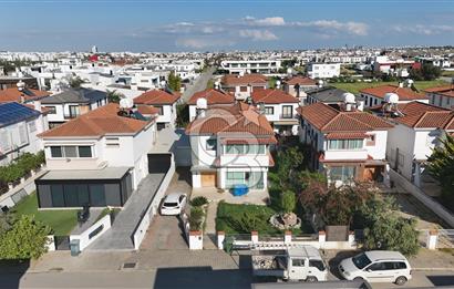 Yenikent Bölgesinde Satılık 3+1 Türk Koçanlı Villa !!!