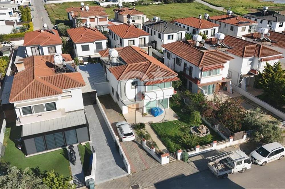Yenikent Bölgesinde Satılık 3+1 Türk Koçanlı Villa !!!