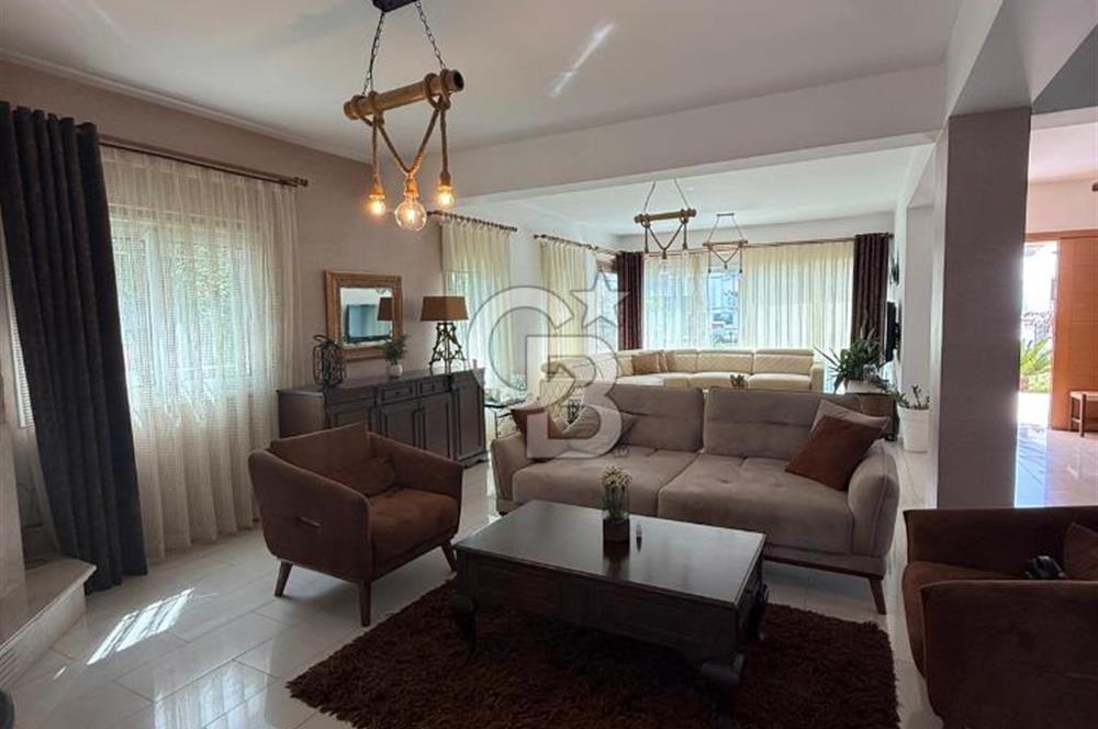 Yenikent Bölgesinde Satılık 3+1 Türk Koçanlı Villa !!!