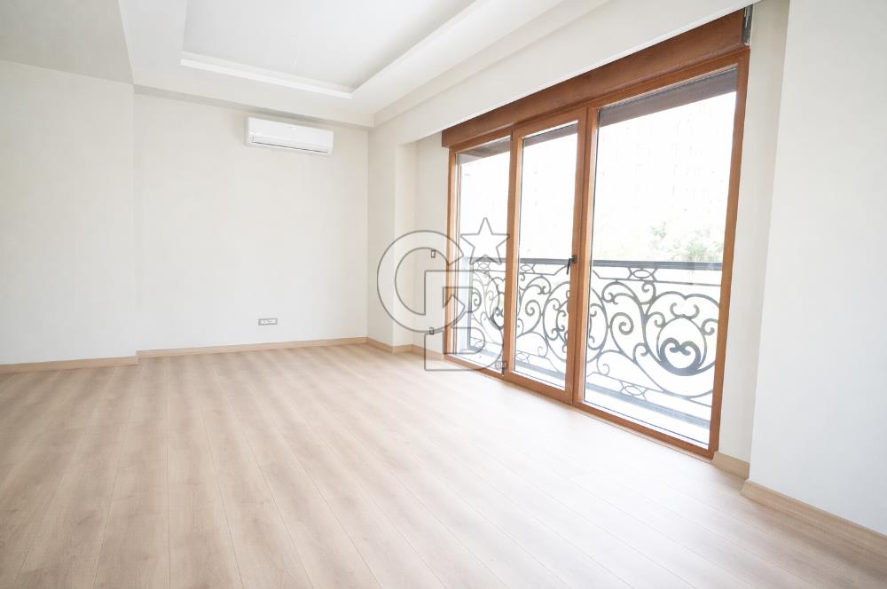 KOZYATAĞI İNÖNÜ CADDESİ ÜZERİNDE İŞYERİ VE KONUTA UYGUN SIFIR 3+1 SATILIK DAİRE