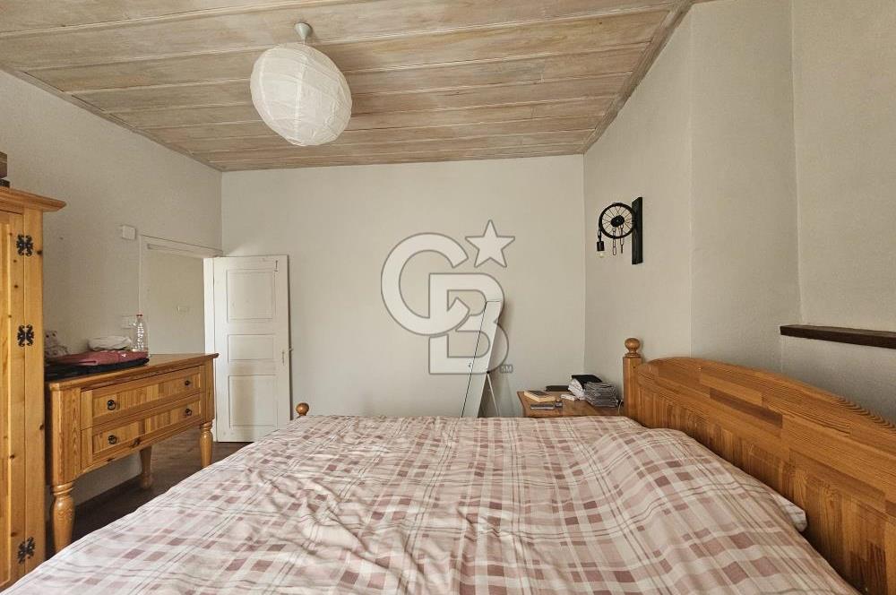 Ayvalık Fethiye Mahallesinde Satılık 3+1 Rum Evi