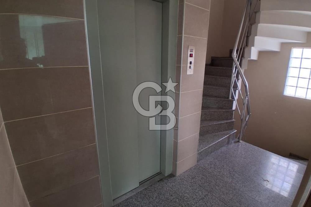 Pendik Batı mah kiralık 2+1 iş hanı katı 80 m2 net iskanlı ofis