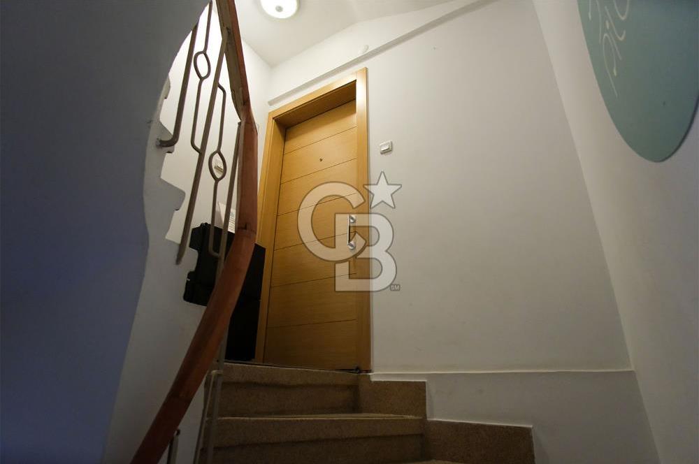 Kandilli Sahilde Satılık 4 katlı Yol Yalısı