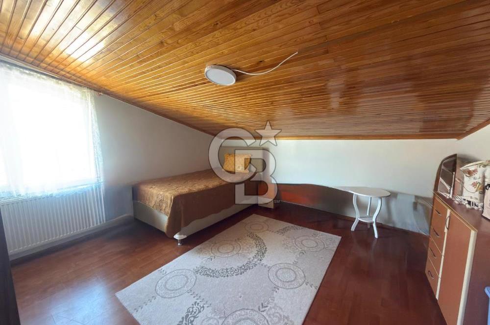 Urla Şirinkent'te Öztuncer Sitesinde Satılık 5+2 Villa