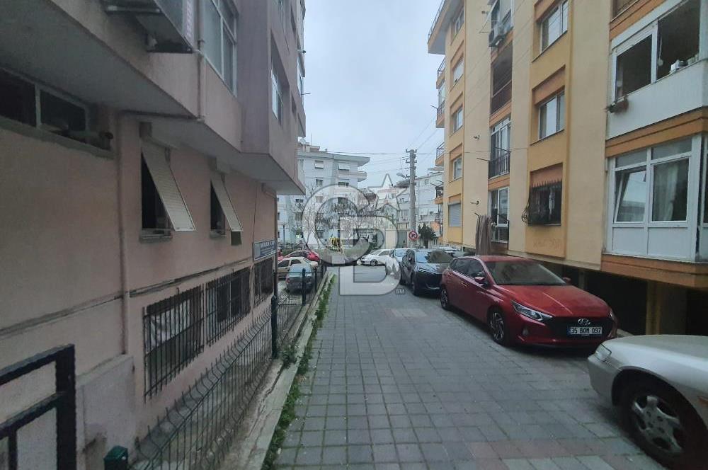 Konak Çankaya'da Merkezi Konumlu 2+1 Satılık Daire