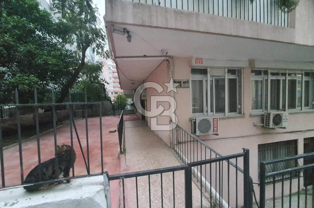 Konak Çankaya'da Merkezi Konumlu 2+1 Satılık Daire