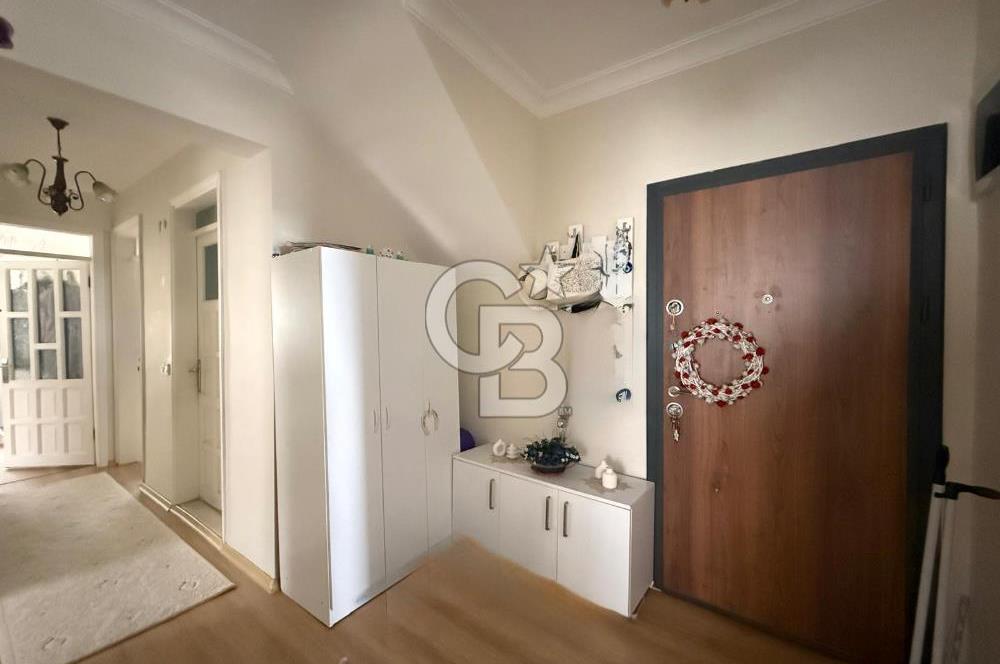 Urla Şirinkent'te Öztuncer Sitesinde Satılık 5+2 Villa