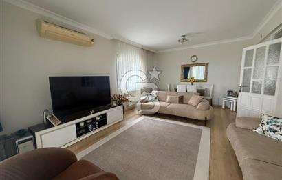 Urla Şirinkent'te Öztuncer Sitesinde Satılık 5+2 Villa