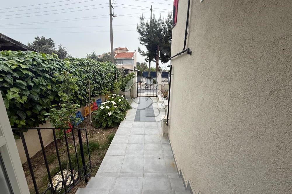 Urla Şirinkent'te Öztuncer Sitesinde Satılık 5+2 Villa