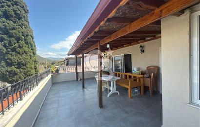 Urla Şirinkent'te Öztuncer Sitesinde Satılık 5+2 Villa