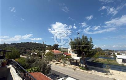 Urla Şirinkent'te Öztuncer Sitesinde Satılık 5+2 Villa
