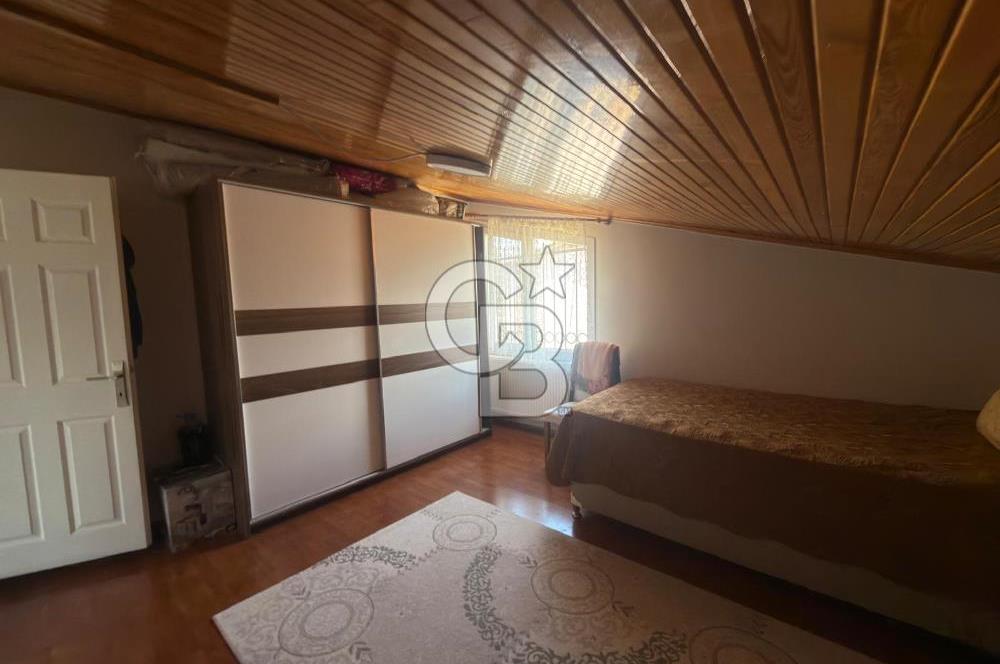 Urla Şirinkent'te Öztuncer Sitesinde Satılık 5+2 Villa