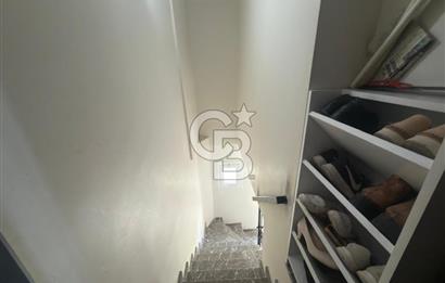 Urla Şirinkent'te Öztuncer Sitesinde Satılık 5+2 Villa