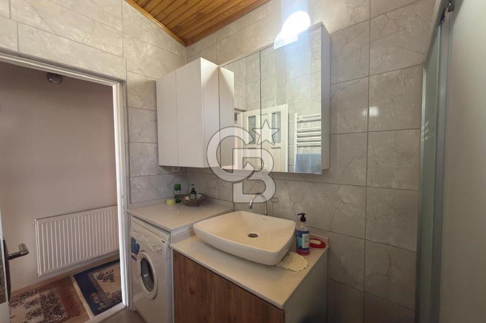 Urla Şirinkent'te Öztuncer Sitesinde Satılık 5+2 Villa