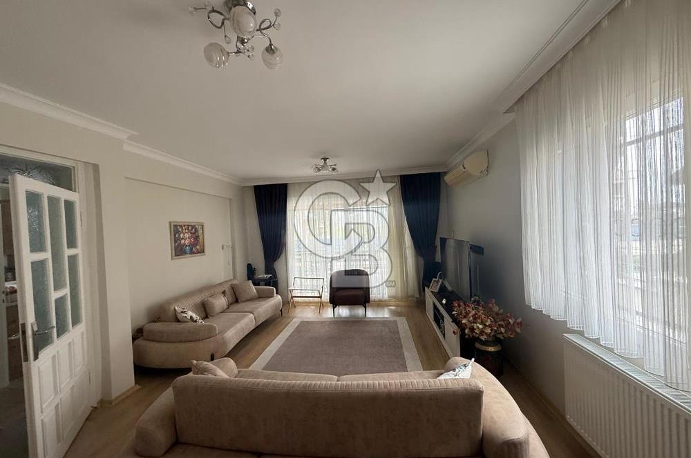 Urla Şirinkent'te Öztuncer Sitesinde Satılık 5+2 Villa