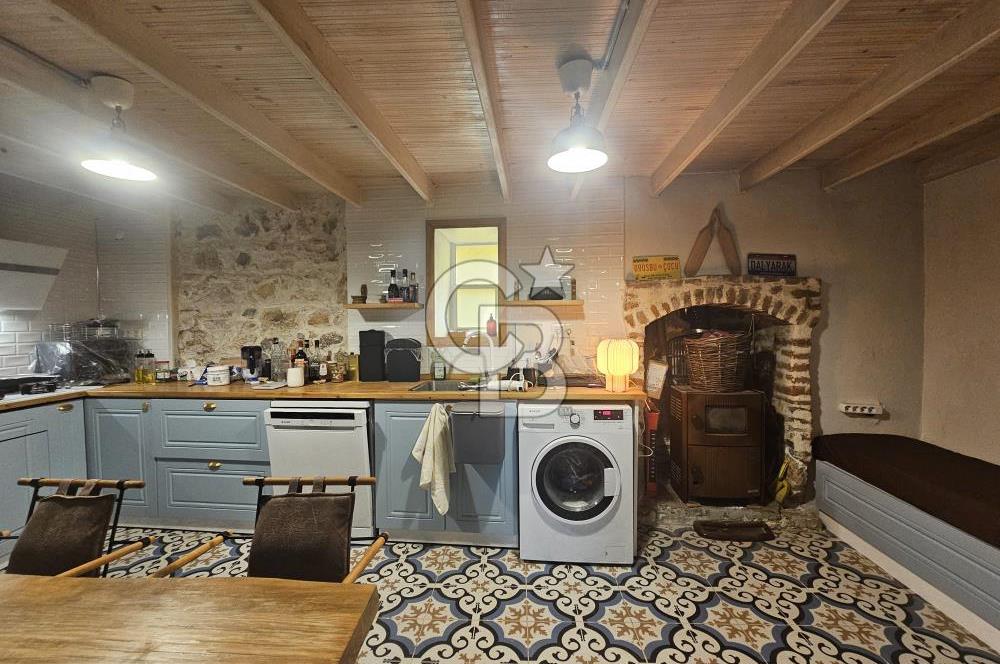 Ayvalık Fethiye Mahallesinde Satılık 3+1 Rum Evi