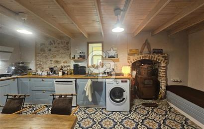 Ayvalık Fethiye Mahallesinde Satılık 3+1 Rum Evi