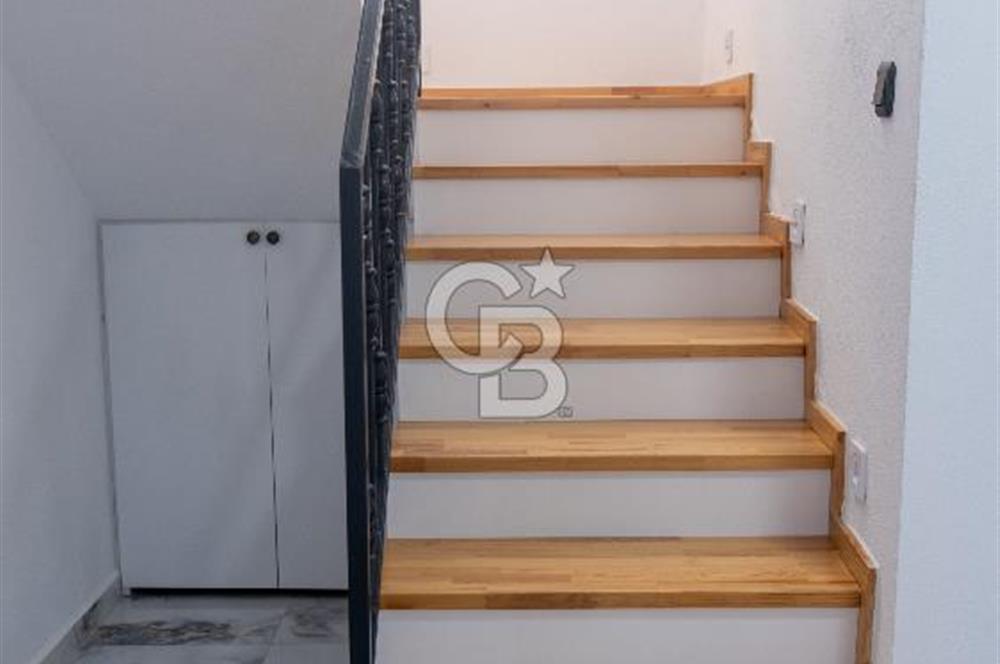 DALAMAN ESKADA DENİZ VE GÖL MANZARALI SATILIK LÜKS VİLLA