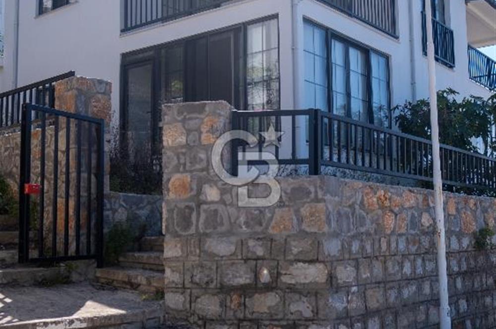 DALAMAN ESKADA DENİZ VE GÖL MANZARALI SATILIK LÜKS VİLLA