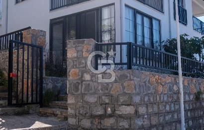 DALAMAN ESKADA DENİZ VE GÖL MANZARALI SATILIK LÜKS VİLLA