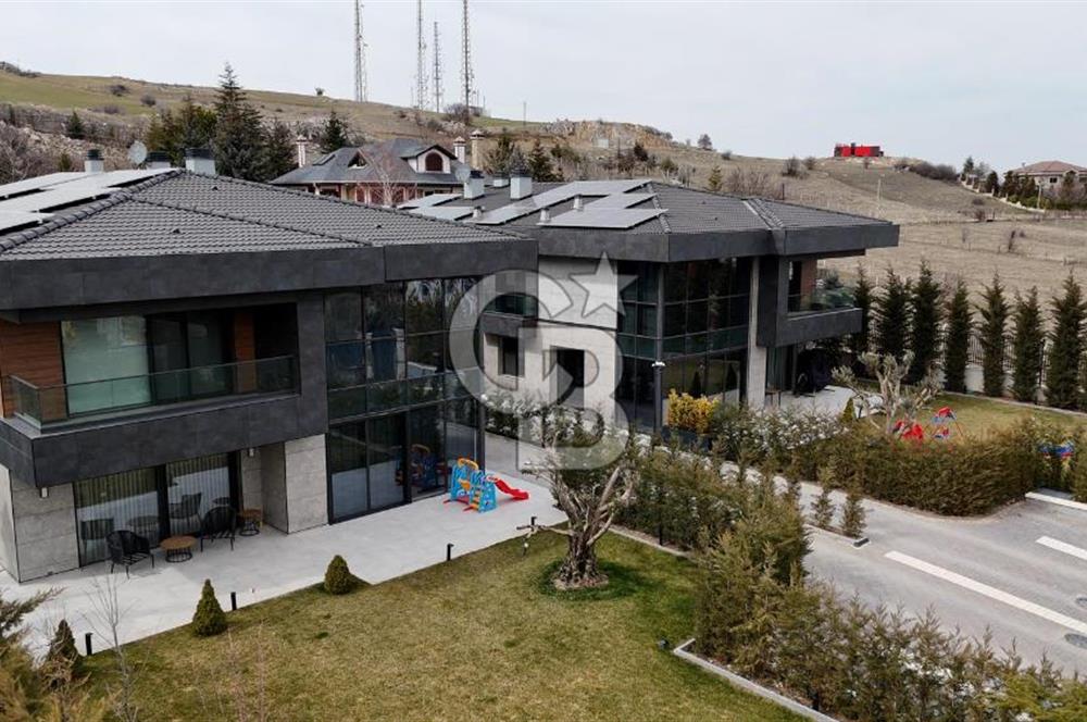 İNCEK'TE ÖZENLE TASARLANMIŞ 2.000 M2 ARSA ÜZERİNDE 2 ADET VİLLA