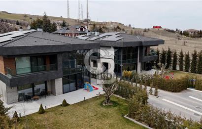 İNCEK'TE ÖZENLE TASARLANMIŞ 2.000 M2 ARSA ÜZERİNDE 2 ADET VİLLA