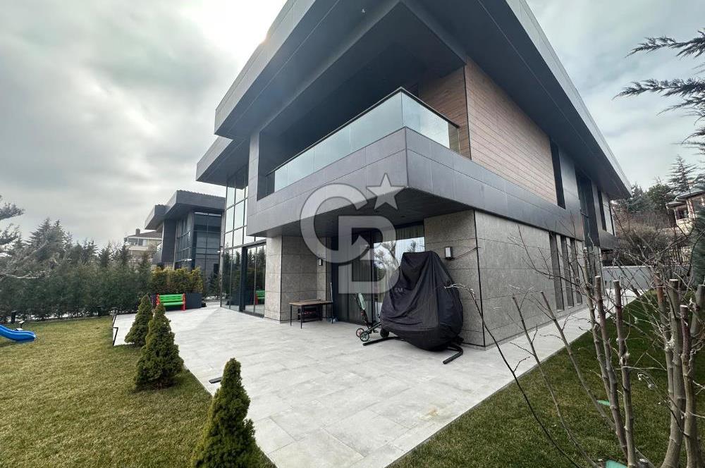 İNCEK'TE ÖZENLE TASARLANMIŞ 2.000 M2 ARSA ÜZERİNDE 2 ADET VİLLA