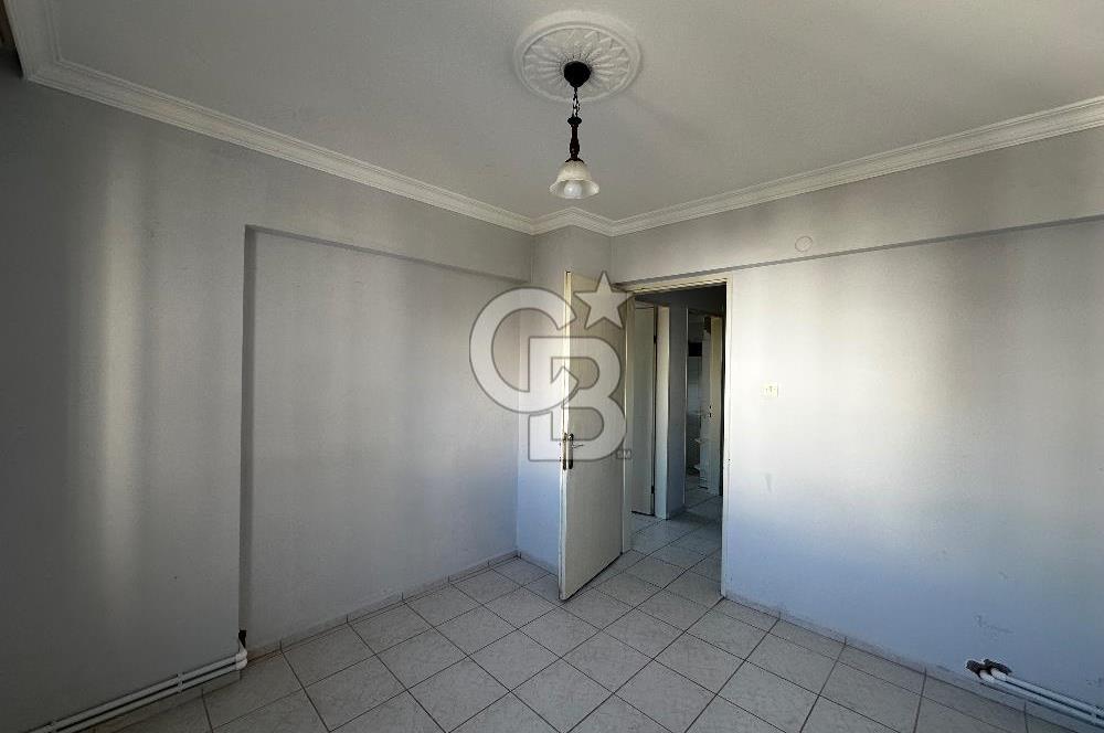 Çiğli Evka 5 Mahallesi’nde Arakat Kapalı Mutfak Deniz Manzaralı 2+1 Satılık Daire 