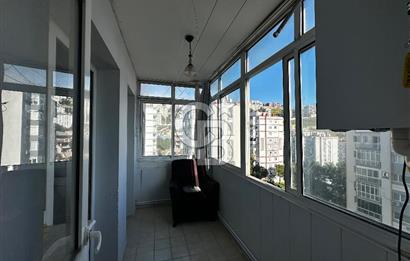 Çiğli Evka 5 Mahallesi’nde Arakat Kapalı Mutfak Deniz Manzaralı 2+1 Satılık Daire 