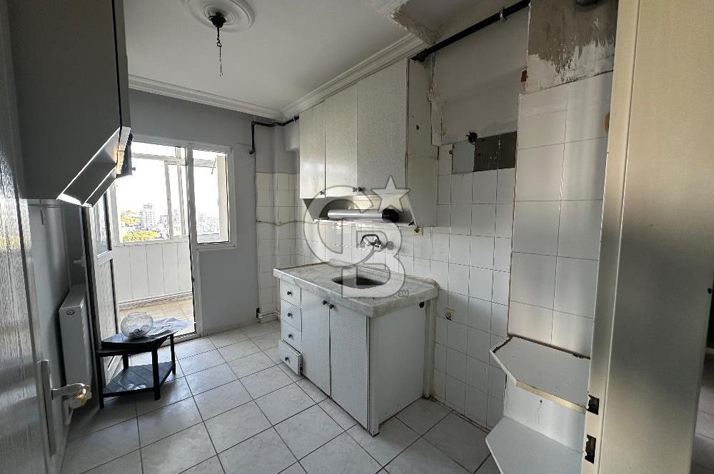 Çiğli Evka 5 Mahallesi’nde Arakat Kapalı Mutfak Deniz Manzaralı 2+1 Satılık Daire 