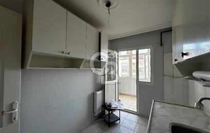 Çiğli Evka 5 Mahallesi’nde Arakat Kapalı Mutfak Deniz Manzaralı 2+1 Satılık Daire 