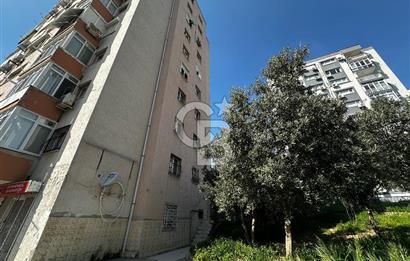 Çiğli Evka 5 Mahallesi’nde Arakat Kapalı Mutfak Deniz Manzaralı 2+1 Satılık Daire 