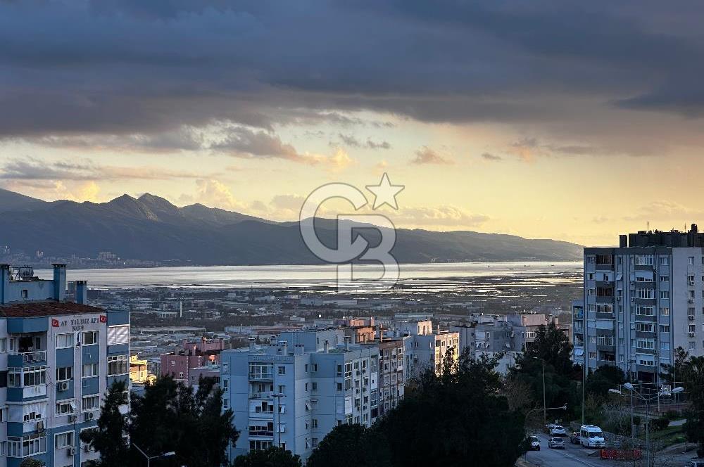 Çiğli Evka 5 Mahallesi’nde Arakat Kapalı Mutfak Deniz Manzaralı 2+1 Satılık Daire 