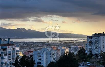 Çiğli Evka 5 Mahallesi’nde Arakat Kapalı Mutfak Deniz Manzaralı 2+1 Satılık Daire 