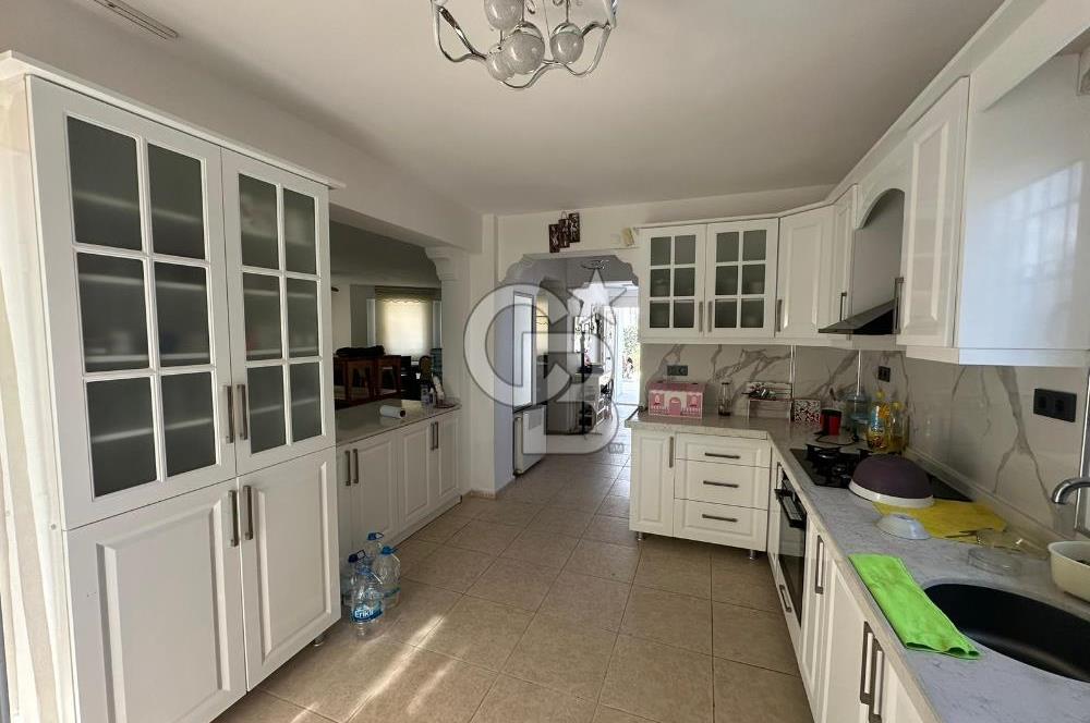 Denize 100m Özel Havuzlu 920m2 Arsada Şömineli Satılık 4+1 Villa