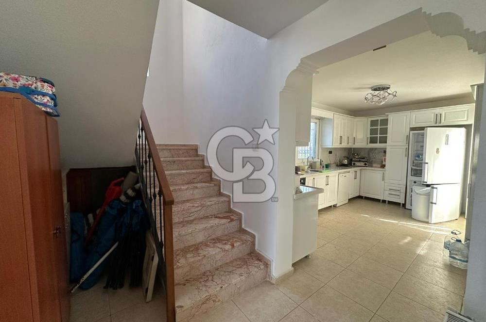 Denize 100m Özel Havuzlu 920m2 Arsada Şömineli Satılık 4+1 Villa