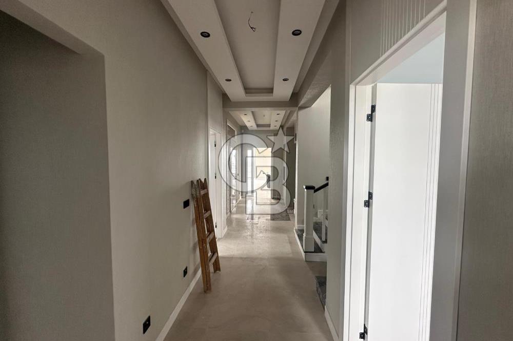 GÖLBAŞI BAHÇELİEVLERDE GÖL MANZARALI 5+1 FULL YAPILI SIFIR VİLLA