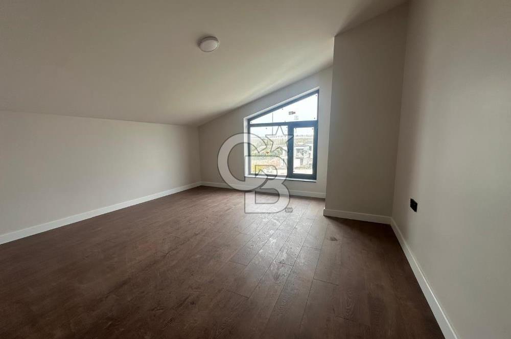 GÖLBAŞI BAHÇELİEVLERDE GÖL MANZARALI 5+1 FULL YAPILI SIFIR VİLLA