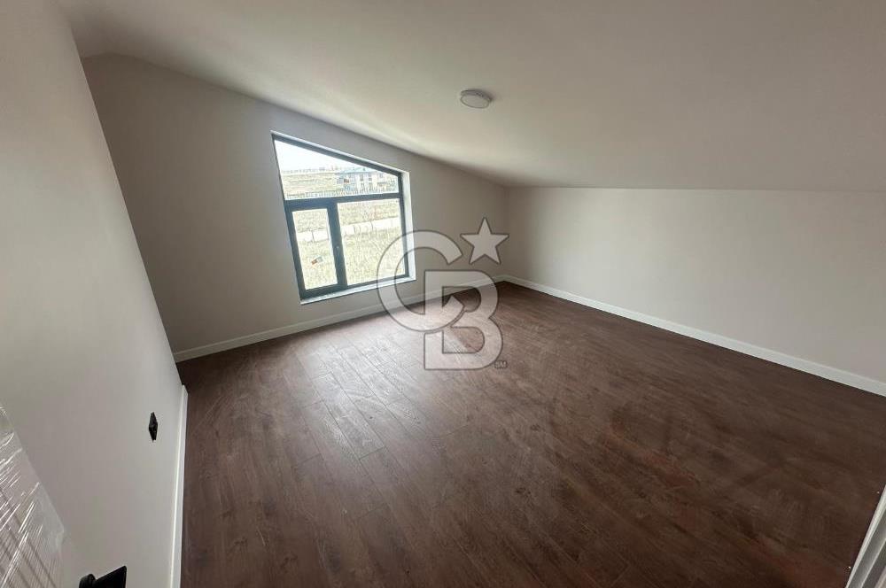 GÖLBAŞI BAHÇELİEVLERDE GÖL MANZARALI 5+1 FULL YAPILI SIFIR VİLLA