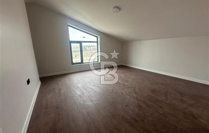 GÖLBAŞI BAHÇELİEVLERDE GÖL MANZARALI 5+1 FULL YAPILI SIFIR VİLLA