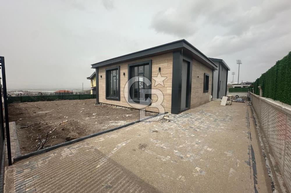 GÖLBAŞI BAHÇELİEVLERDE GÖL MANZARALI 5+1 FULL YAPILI SIFIR VİLLA