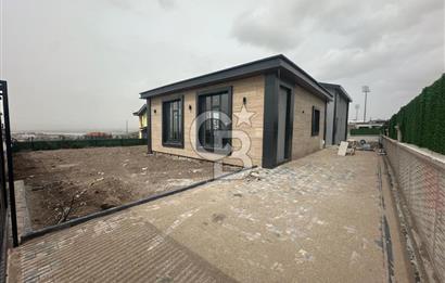 GÖLBAŞI BAHÇELİEVLERDE GÖL MANZARALI 5+1 FULL YAPILI SIFIR VİLLA